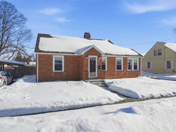 45 Canterbury St, Ludlow, MA 01056