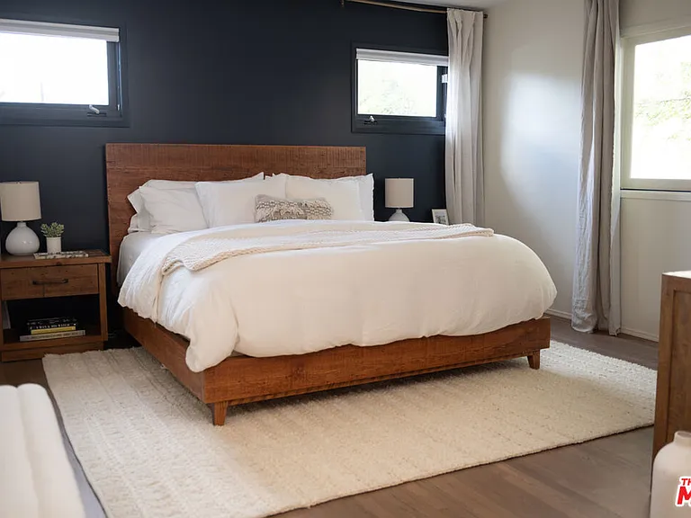 3240 Tilden Ave — Photo 36