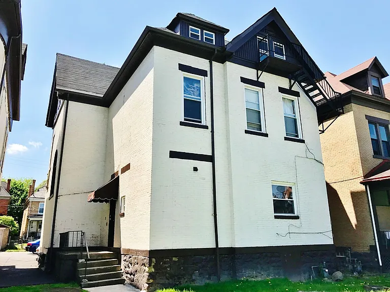 Highland Park - Apartments For Rent In Pittsburgh — Photo 1