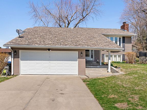 2nd image of 1328 W 47th Ct