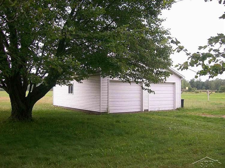 2nd image of 19921 Ithaca Rd