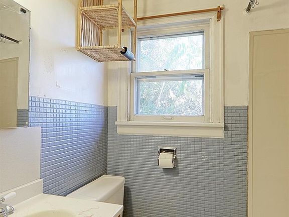 4th image of 4985 Green Court