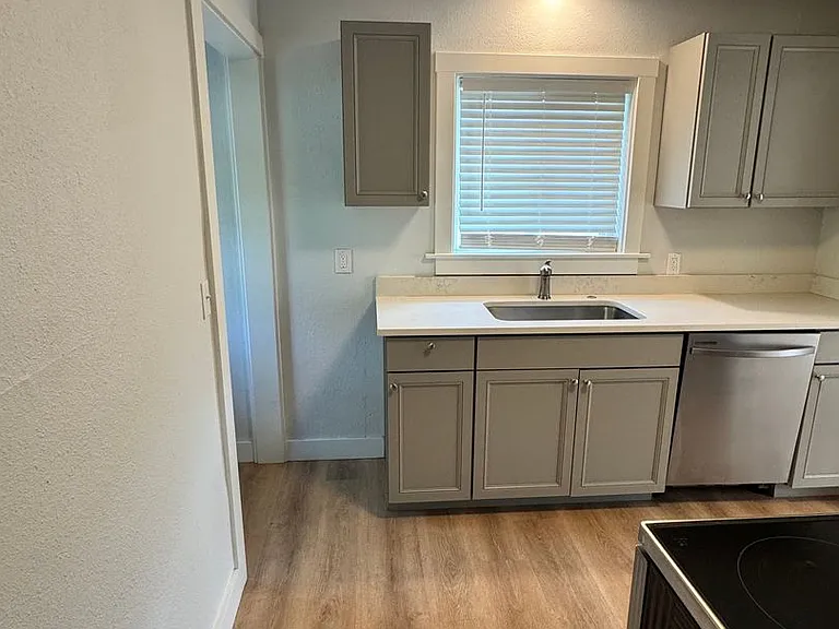 191-Hazel Ave — Photo 13