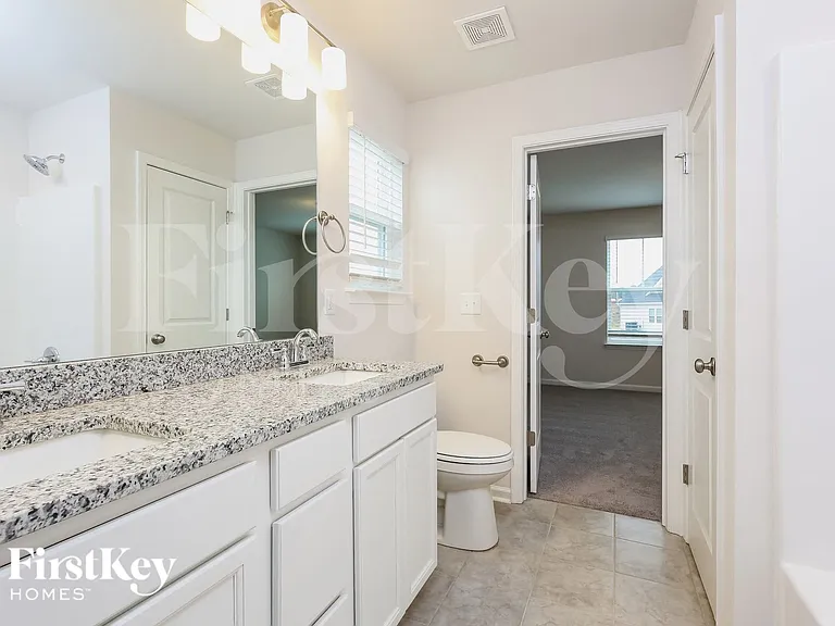 400 Stonefence Dr — Photo 13