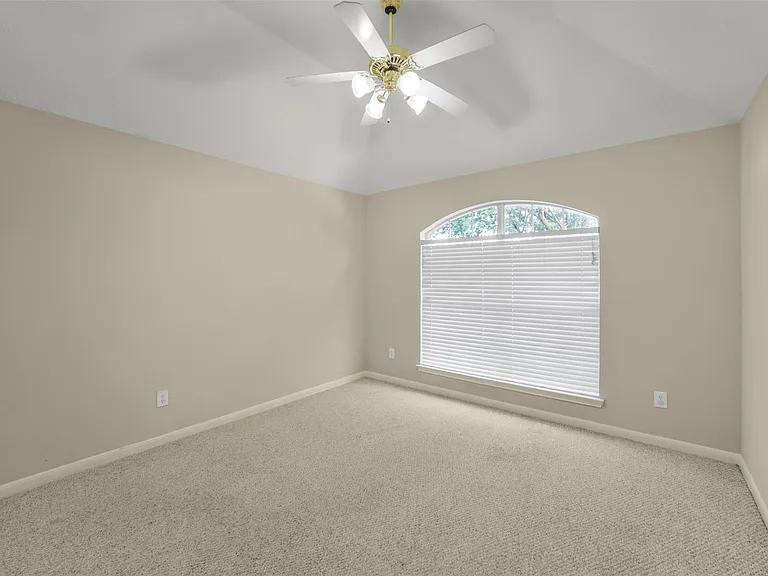 19254 Dillsbury Ct — Photo 36