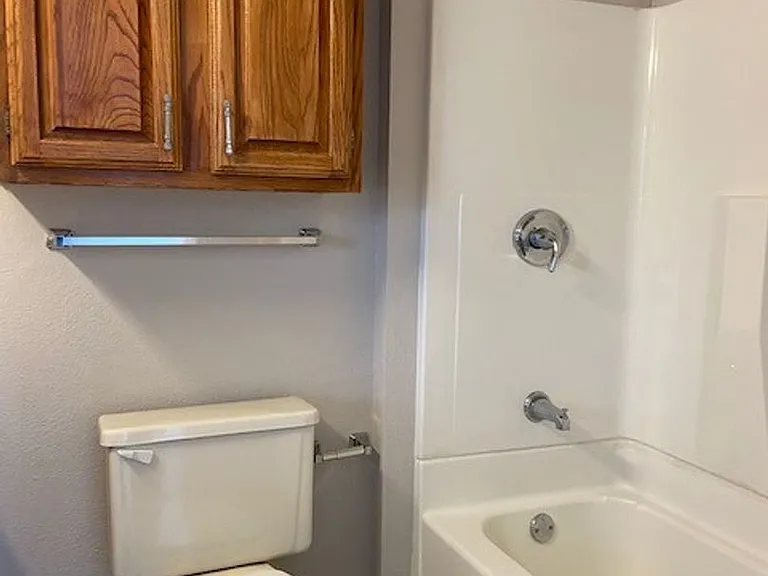 2303 Markland St — Photo 31