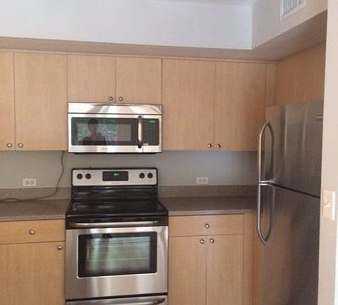 3rd image of 1307 Villa Ln #1307