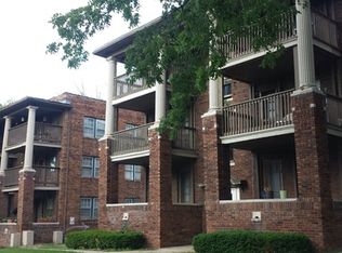 3625 Summit St APT 2S, Kansas City, MO 64111