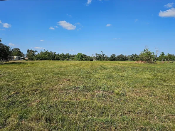 16 Wrangler Bnd Lot 16, Angleton, TX 77515