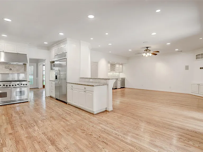 6341 Mercer St — Photo 6