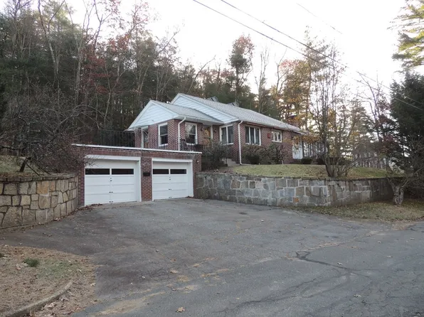 55 Buckland St, Palmer, MA 01069