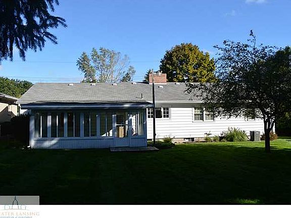 3rd image of 205 Loree Dr