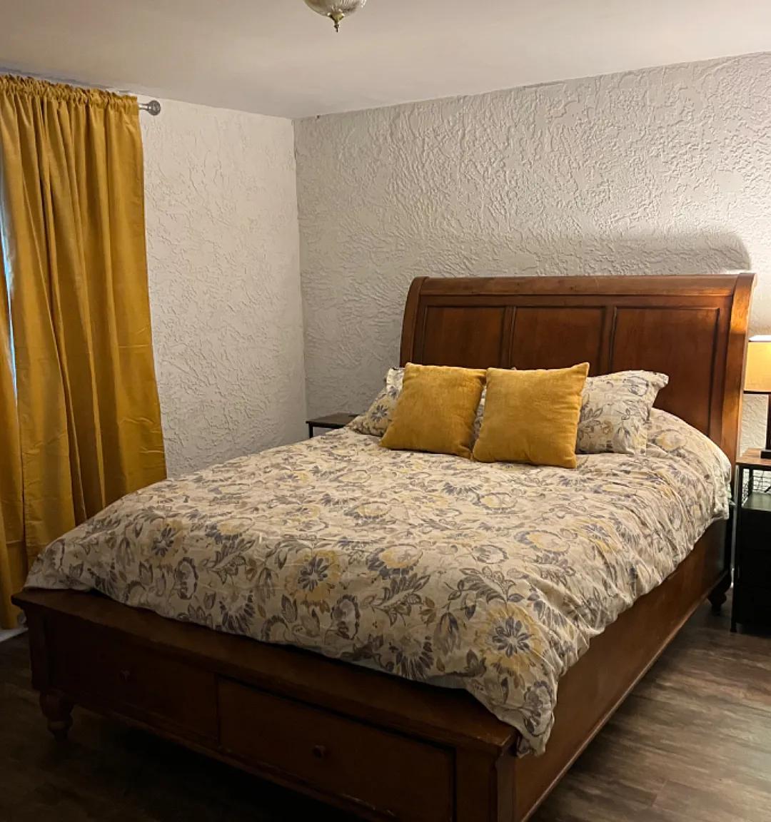 3 bed, 834 sqft, $900 — Photo 2