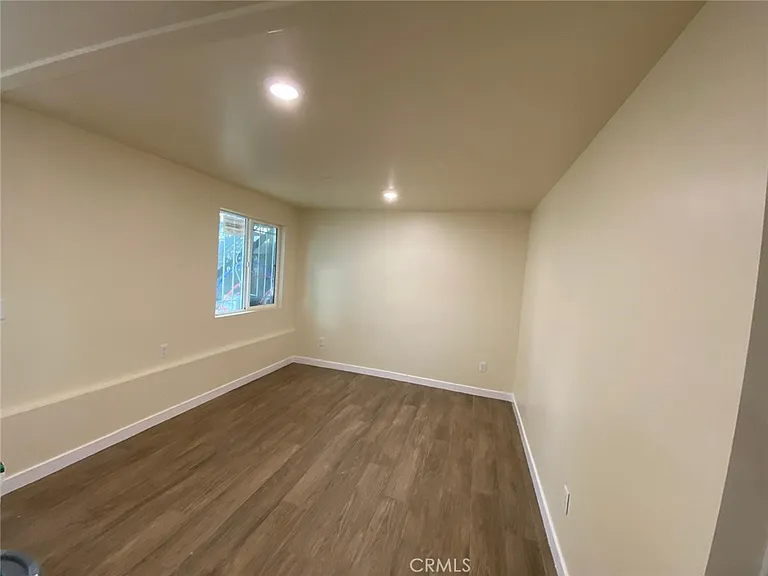 448 W 41st Pl #3/4 — Photo 28