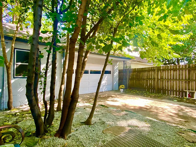 2059 May Ave — Photo 36