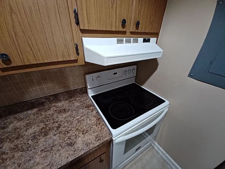 1830 Maravilla Ave #212 — Photo 8