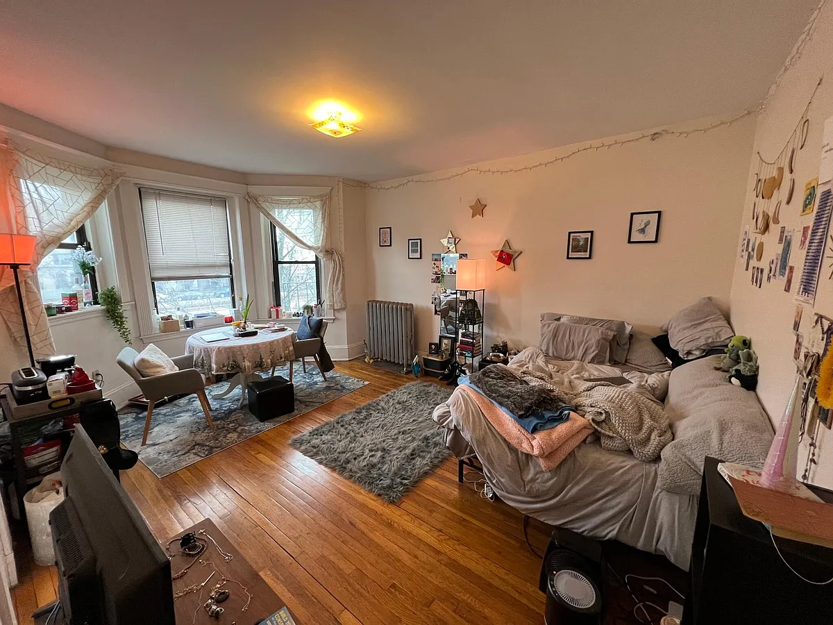Building Photo - 1254 Commonwealth Ave #9