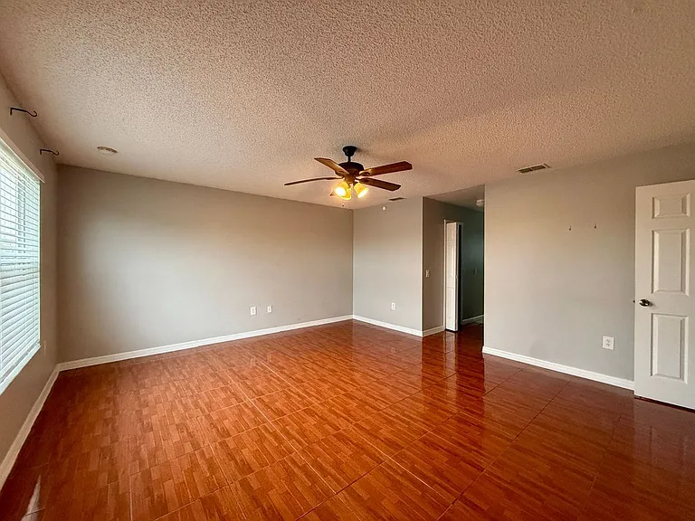 677 Elbridge Dr — Photo 13