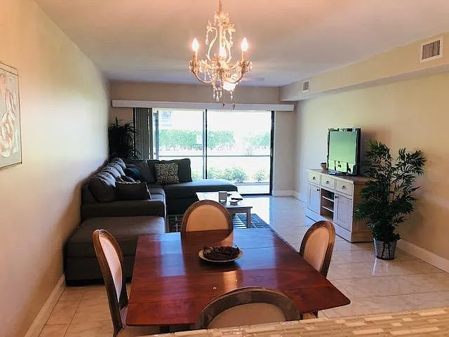 901 Pinecrest Cir #B — Photo 5
