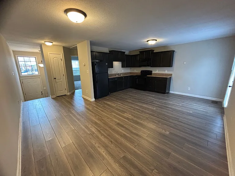 1725 Thistlewood Dr #C — Photo 11