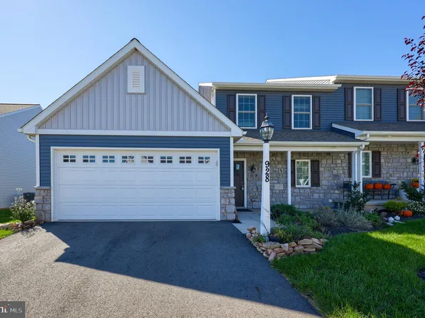 928 Shadowbrooke Dr, Dover, PA 17315