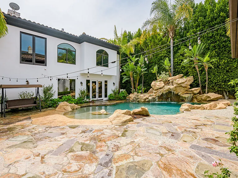 4701 Los Feliz Blvd — Photo 23