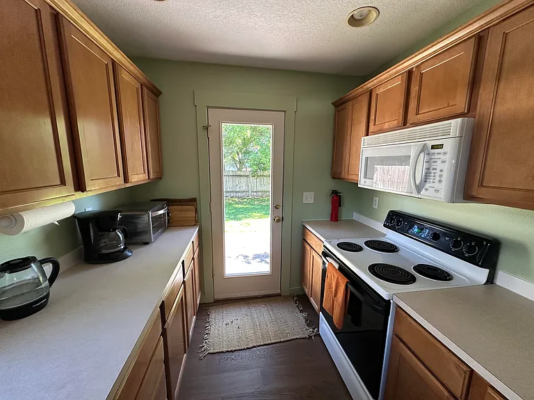 2958 SW Peridot Ave — Photo 5