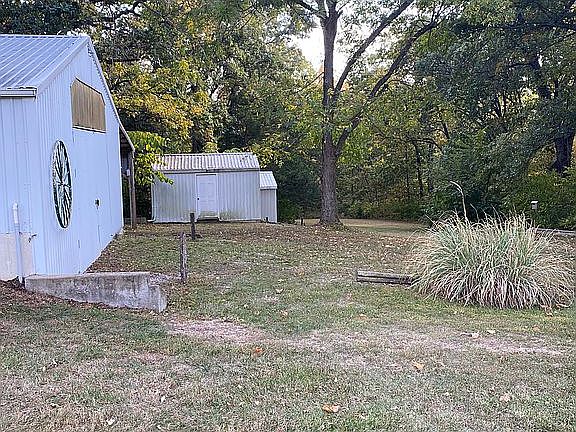 5th image of 17848 Stewart Dr
