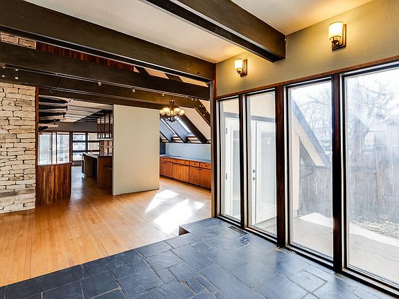 4th image of 1947 E Marion Rd