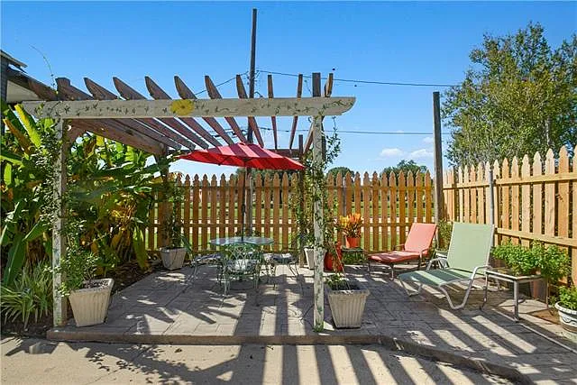 818 Moss St #104 — Photo 15