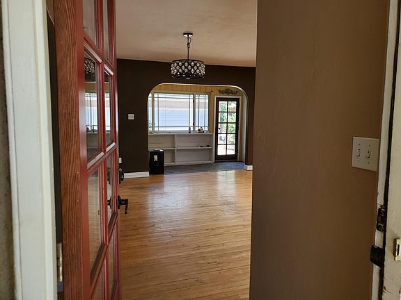2nd image of 305 Chula Vista Pl NE