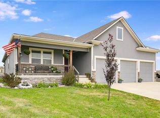 1202 SW Cardinal Ct, Oak Grove, MO 64075