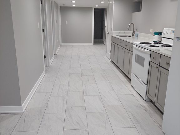 2nd image of 2521 N Luna Ave #B