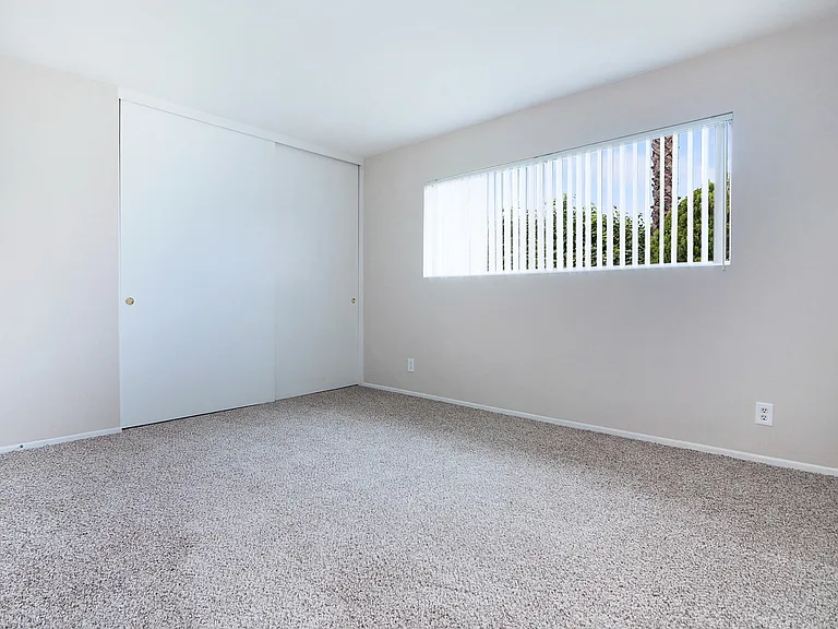 Los Timbres Street Duplex — Photo 14