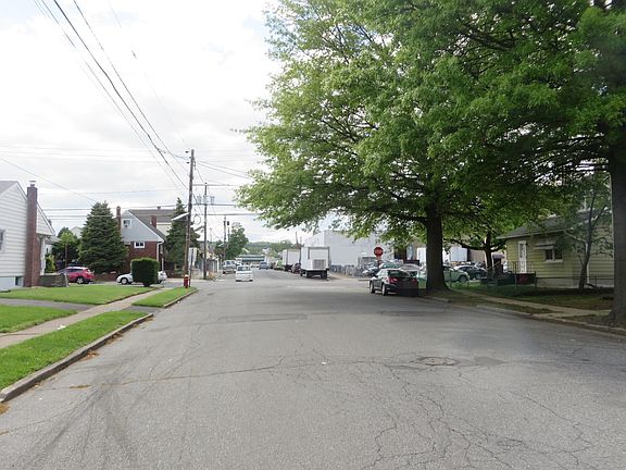 4th image of 76 Dundee Ave