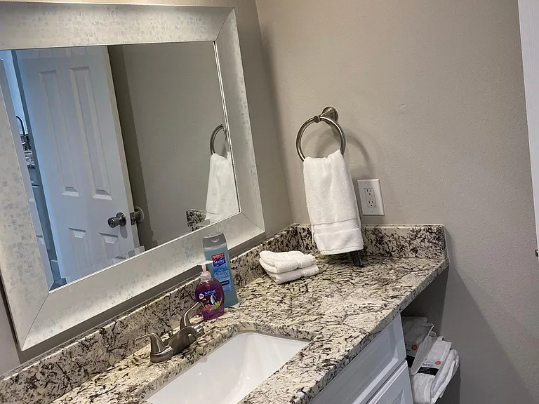 2201 N Garrett Ave #204 — Photo 25