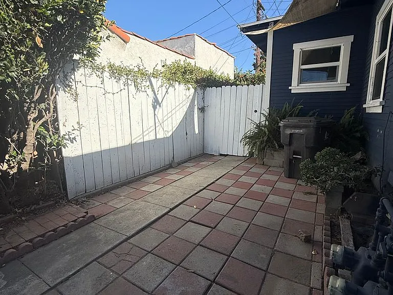 792 Newport 3516 #18 — Photo 21
