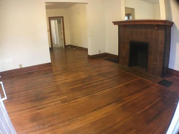 2nd image of 2448 Glenmawr Ave #2450
