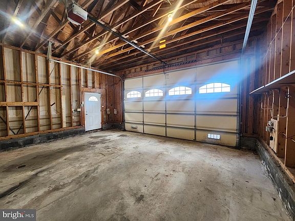 3rd image of 520 Gale Rd