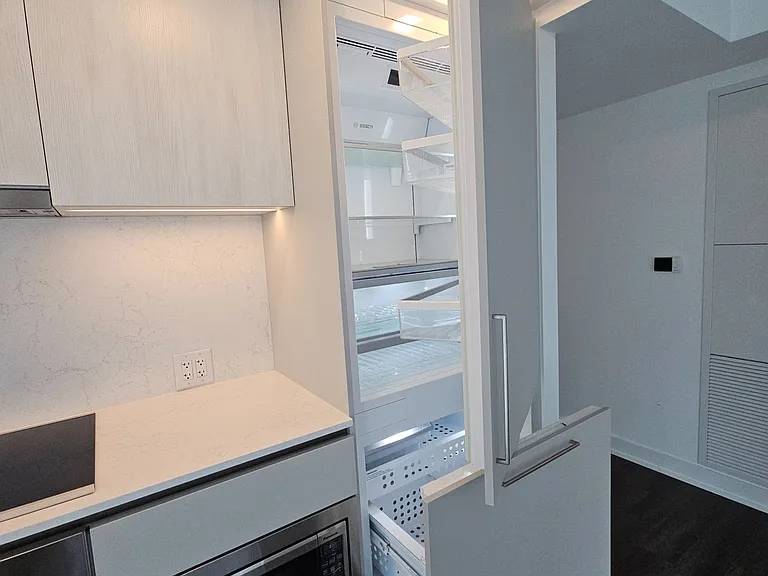 609 Sherbourne St #702 — Photo 10