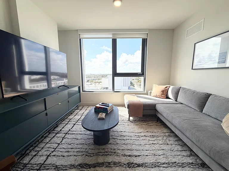 166 NW 29th St #3 — Photo 8