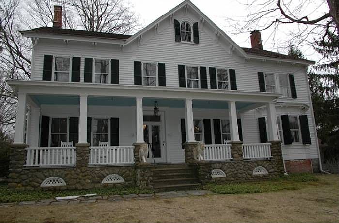 1st image of 25 Schreibers Ln