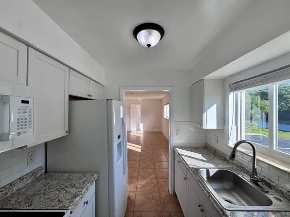 3101 NE 7th Ave APT B, Pompano Beach, FL 33064