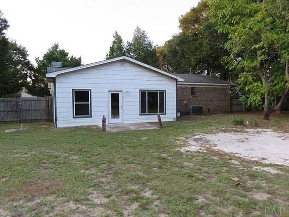 3rd image of 2531 Ladd St