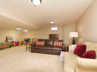 8432 Fallgold Ln, Westerville, OH 43082