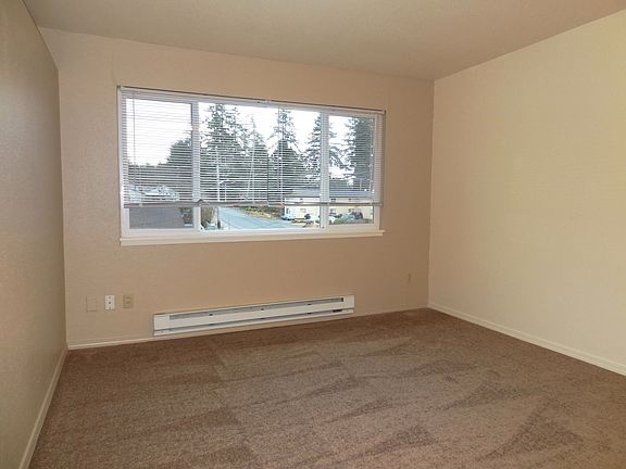 3rd image of 12635 Lincoln Ave SW APT 4