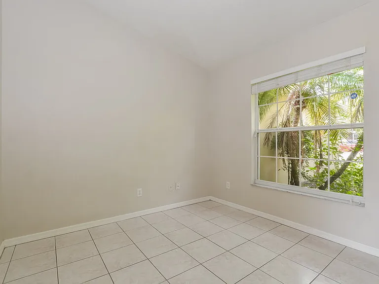 13318 Caspian Ln — Photo 10