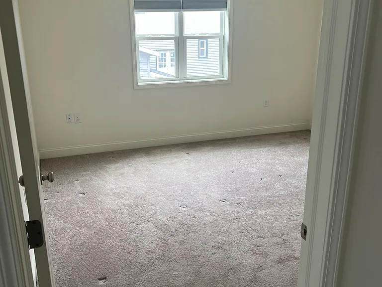 1047 Broadway — Photo 20