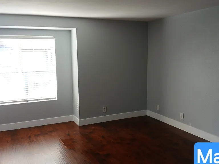 1003 W 9th St #20 — Photo 19