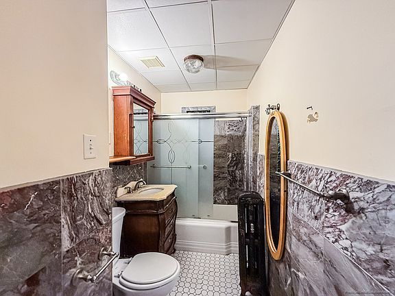 4th image of 120 Gladstone St #2
